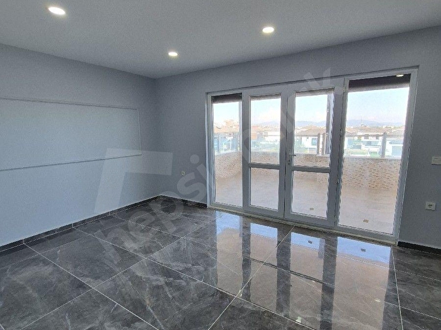 ÖZEL HAVUZLU 4+1 TRİPLEKS TAM MÜSTAKİL VİLLA - Görsel 29