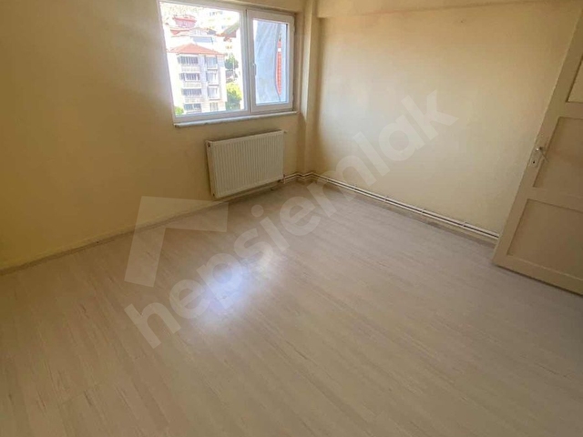 ÇABUK EMLAKTAN PAREKENDEDE KİRALIK 2+1 DAİRE - Görsel 2