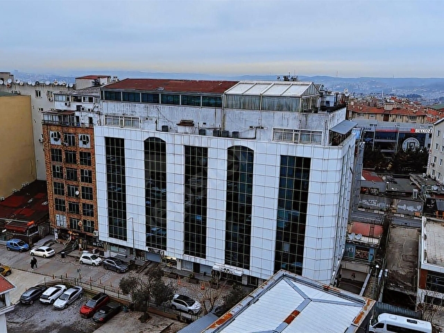SATILIK BEYKOZ KAVACIKTA PLAZA KATI | 500 m²