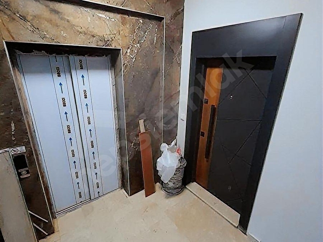 YENİKÖYDE ASANSÖRLÜ KATTA KİRALIK 1+1 DAİRE - Görsel 13