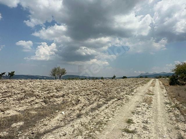 BURDUR MERKEZDE GÖL MANZARALI 7.022M2 UYGUN ARSA - Görsel 24