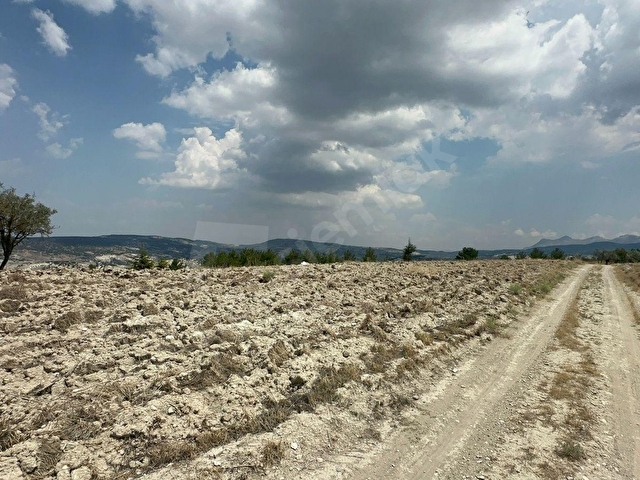 BURDUR MERKEZDE GÖL MANZARALI 7.022M2 UYGUN ARSA - Görsel 14