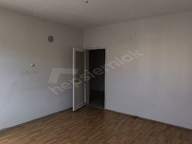 Bulvara 1 Dakika Mesafede Kiralık Mutfak Salon Ayrı 2+1 Daire - Görsel 17