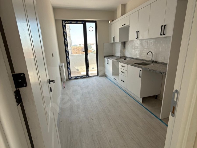 ÖZGÜRLÜK CADDESİ ÜZERİ 3+1 110 M² 3.KAT AÇIK & KAPALI OTOPARK - Görsel 6