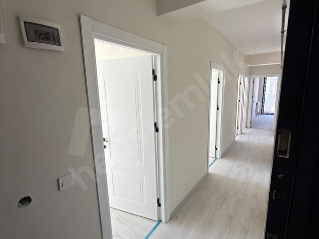 ÖZGÜRLÜK CADDESİ ÜZERİ 3+1 110 M² 3.KAT AÇIK & KAPALI OTOPARK - Görsel 5