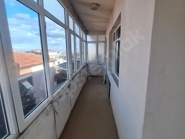 YALOVA ÇINARCIK MERKEZDE SATILIK DENİZ MANZARALI 2+1 DAİRE - Görsel 2