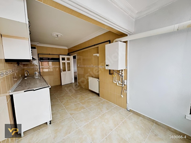 VİPDEN YILDIZ GÖBEK ÖNÜ AÇIK MASRAFSIZ 3.KAT SATILIK 3+1 DAİRE - Görsel 4