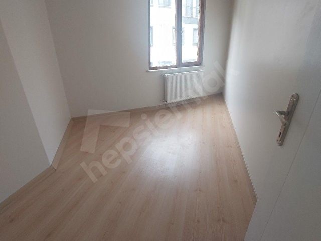 ÇEKMEKÖY MERKEZ MAH. ERYOL SİTESİNDE GENÇ BİNA DA 2+1 72 M2 NET - Görsel 15