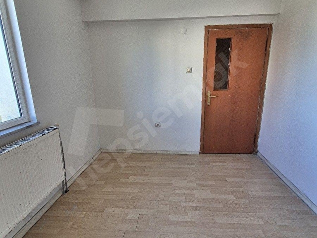 KUZEYKENTTE GENİŞ EŞYASIZ 1+1 KİRALIK DAİRE - Görsel 9