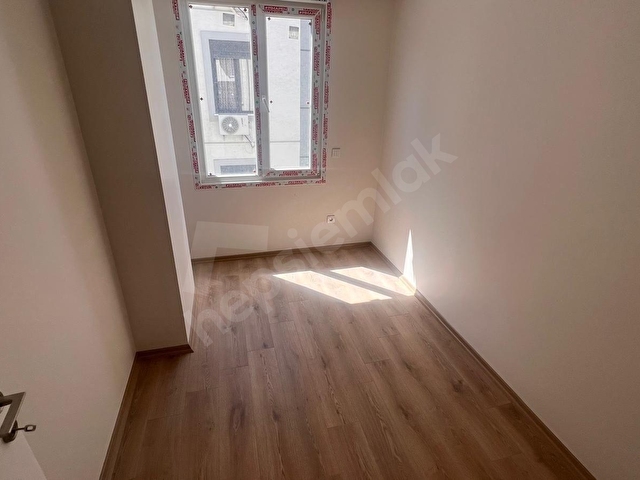 TURUNCU EMLAK ALTAYÇEŞMEDE 2+1 ARAKAT SIFIR KİRALIK SÜPER DAİRE - Görsel 19