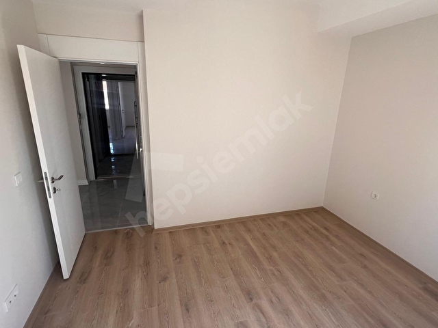 TURUNCU EMLAK ALTAYÇEŞMEDE 2+1 ARAKAT SIFIR KİRALIK SÜPER DAİRE - Görsel 17