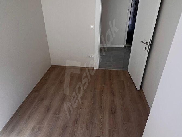 TURUNCU EMLAK ALTAYÇEŞMEDE 2+1 ARAKAT SIFIR KİRALIK SÜPER DAİRE - Görsel 22