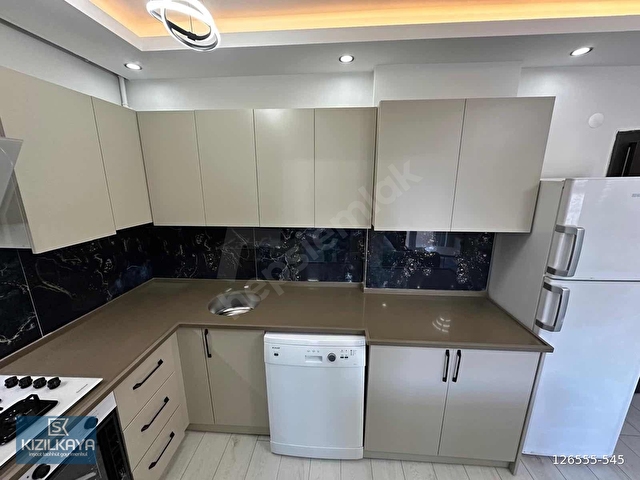 KIZILKAYADAN ÜNİV. Caddesinde SATILIK 2+1 TASARIM DAİRE - Görsel 3