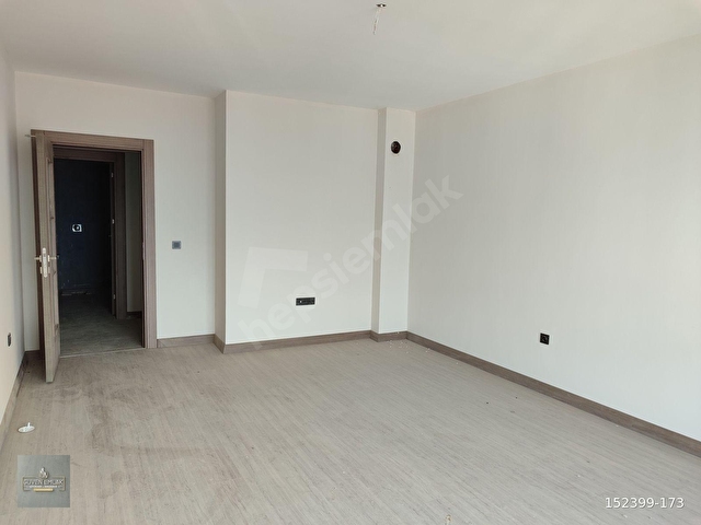 GÜVEN EMLAKTAN MERKEZE YAKIN KAYALIK ZEMİN TOKİDE SATILIK 3+1