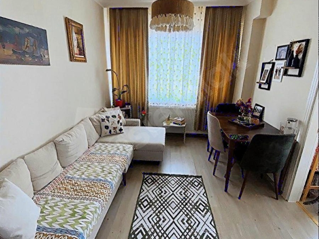 FATİH-ÇAPA KIRIMLI AZİZ SOKAKTA 2+1 MERKEZİ KONUMDA DAİRE - Görsel 2