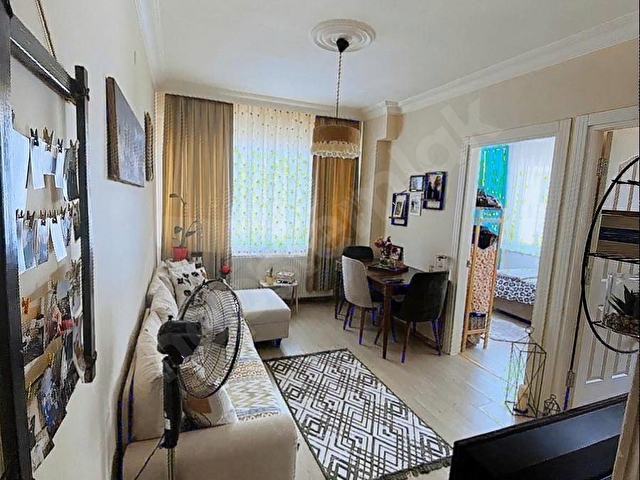 FATİH-ÇAPA KIRIMLI AZİZ SOKAKTA 2+1 MERKEZİ KONUMDA DAİRE - Görsel 3