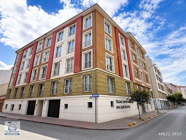 TURYAP SÜMERDEN ASANSÖRLÜ AYRI MUTFAKLI SATILIK 1+1 DAİRE