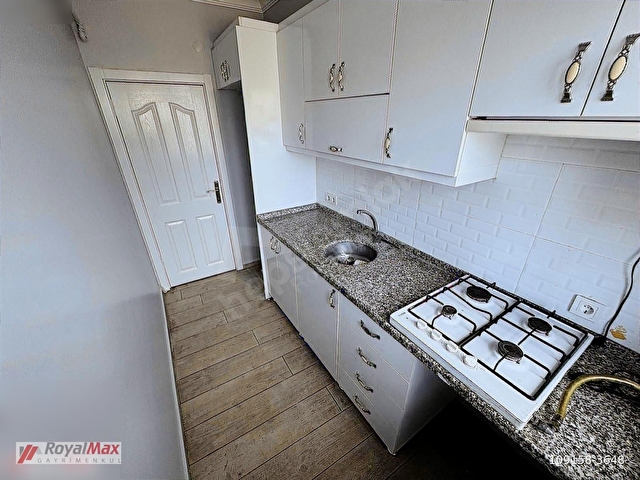 ROYALMAXDAN FİRSAT AKSARAY MEYDAN METRO YAKINI 3+1 3 KAT DAİRE - Görsel 14