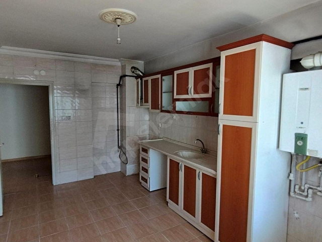Piyade Mahallesinde Salı Pazarı İçi 3+1 Kiralık Daire - Görsel 8