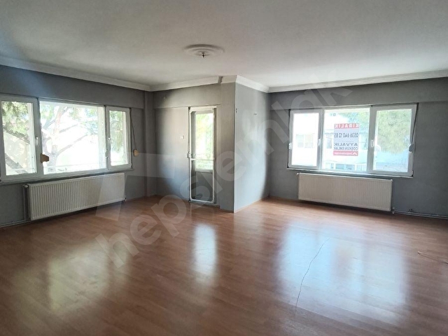AYVALIK MARİNAYA YAKIN MERKEZİ ISITMALI KİRALIK 3+1 GENİŞ DAİRE - Görsel 21