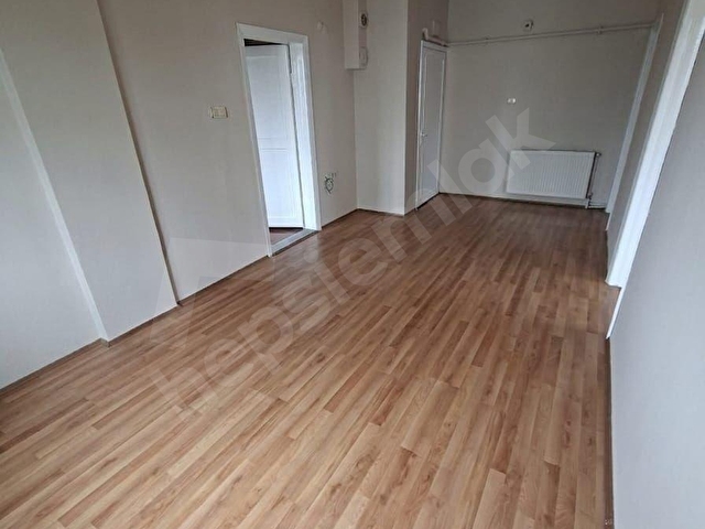 KARTAL TOPSELVİ ÇARŞI MERKEZDE 2+1 SAHİLE YAKIN HEMEN TAŞINMAYA HAZIR FIRSAT - Görsel 5
