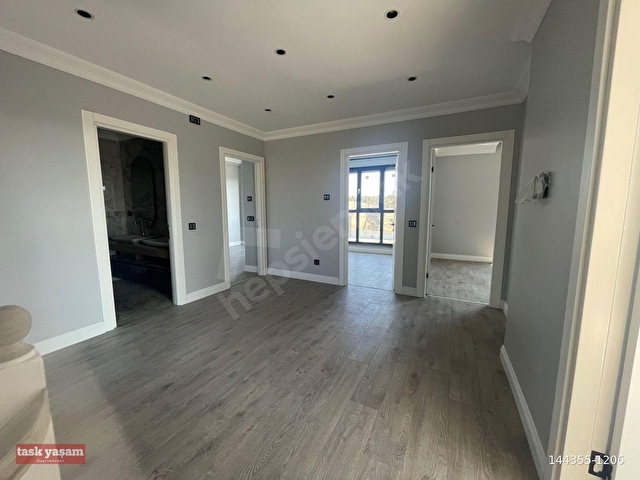 Tuzla Sitede Ofis/Klinik/Şirket Kullanımına Uygun Kiralık Villa - Görsel 15