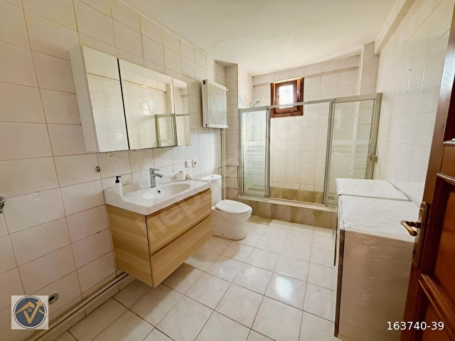 Hacıosman Metroya Yürüme Mesafede, Ara Kat BAKIMLI 3+1 Kiralık - Görsel 7