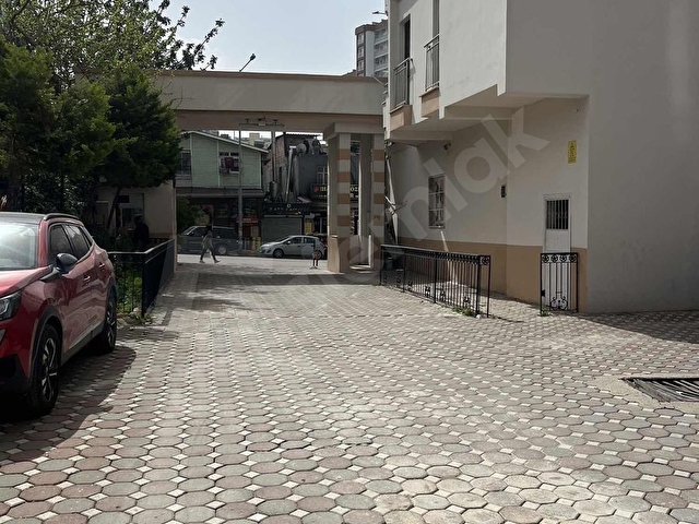 GENİŞ VE HUZURLU YAŞAM! HAVUZLU SİTEDE 3+1 KİRALIK - Görsel 11