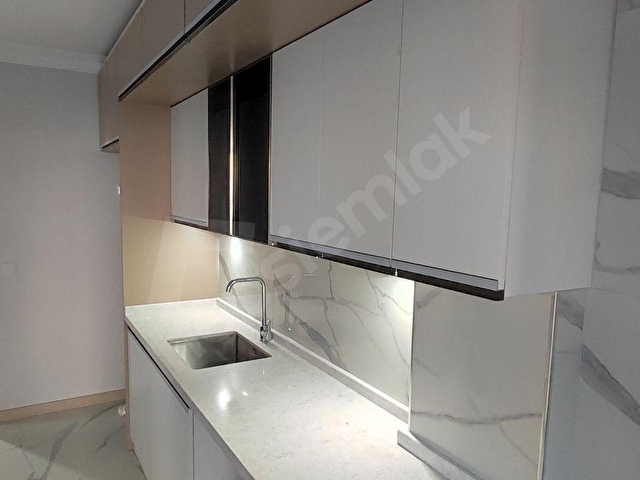 Trakyakentten İçi Sıfırdan Farksız 3+1 Ebeveyn Banyolu Daire - Görsel 4