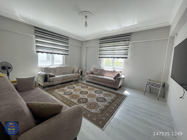 YENİ SAHİBİNİ BEKLEYEN FIRSAT ! CADDE ÜZERİ SATILIK 2+1 DAİRE ! - Görsel 3