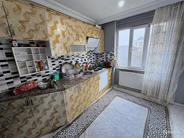 GENİŞ MUTFAKLI BALKONLU ACİL SATILIK 2+1 80M2 YÜKSEK GİRİŞ - Görsel 3