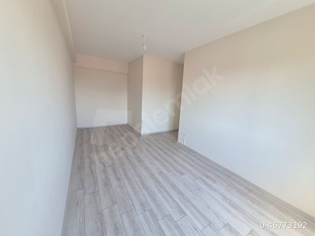 UMRANİYEDE SATILIK FIRSATLIK İSKANLI DAİRE - Görsel 3