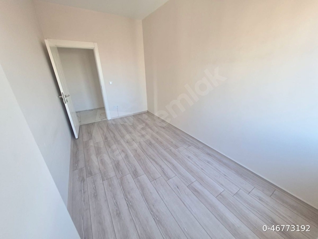 UMRANİYEDE SATILIK FIRSATLIK İSKANLI DAİRE - Görsel 8