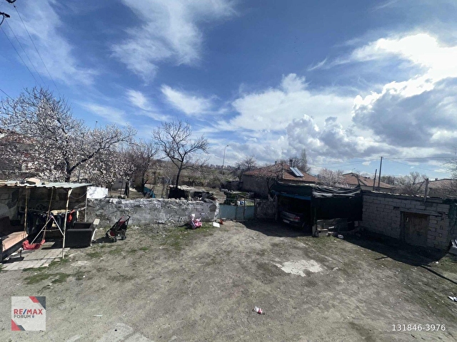 Merkezde Geniş Arsa Üzerinde 2 Ayrı Ev 949 mt - Görsel 23