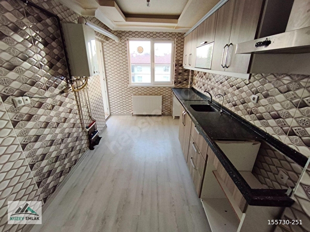 KUZEY EMLAKTAN MERKEZİ LOKASYONDA ASANSÖRLÜ 3+1 SATILIK DAİRE - Görsel 2