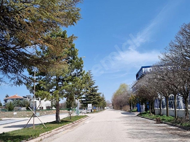 İNCEK AHLATLIBEL KÖŞE BAŞI ÇİFT PARSEL ARSA
