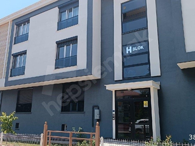 BEDİR EMLKATAN. ERGENOKON MAHALLESİNDE KARACA. EVLERİNDE SATILIK DAİRE - Görsel 3