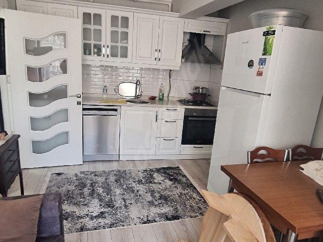 limanda yeni 6 yıllık bir artı bir daire kombili petekli eşyalı yüksek giriş pazarlık olur - Görsel 5