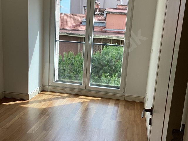 SUADIYE PLAJYOLUNDA 4,5+1 KATTA TEK KİRALIK DAİRE - Görsel 10