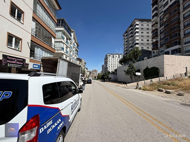 KAYA GRUPTAN CADDE GÜZARGAHI HER TÜRLÜ TAKASA AÇIK DÜKKAN - Görsel 9