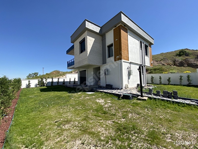 REŞADİYEDE MANZARALI SIFIR VİLLA