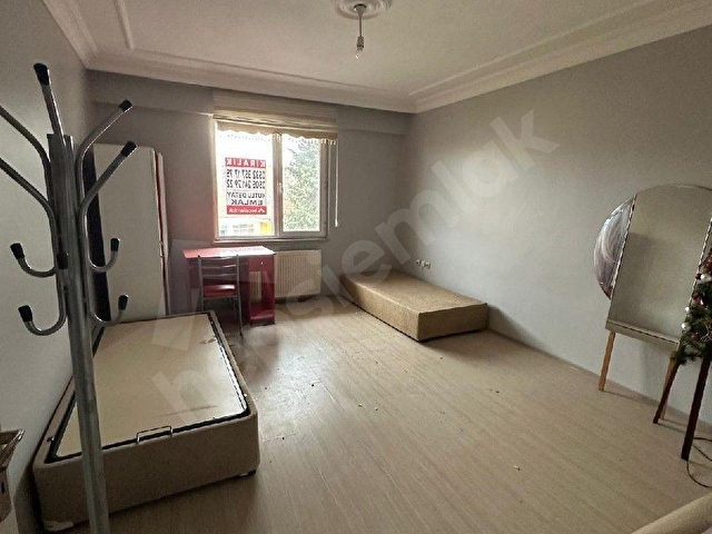 Edirne Merkez Talatpaşa Mah. de geniş kullanışlı balkonlu eşyalı kiralık 1+1 daire - Görsel 4