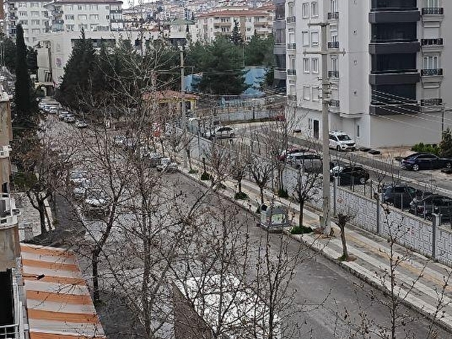 güvenevlerde ana cadde üzerinde bakımli 4+1 kiralık daire - Görsel 3