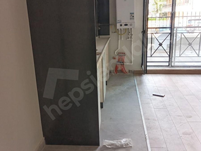 BAHÇELİEVLER AZERBEYCAN CADDESİNDE YENİ BİNADA KİRALIK DAİRE 1+1 - Görsel 7