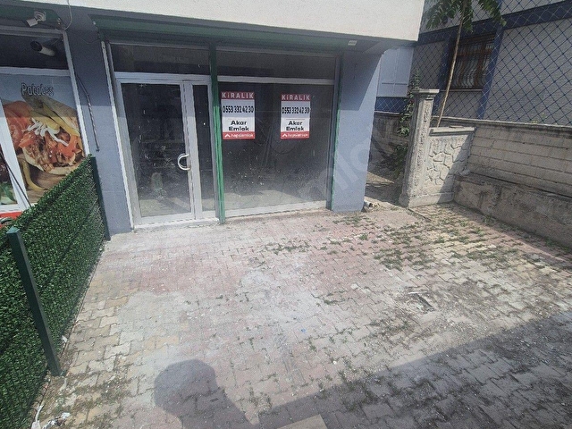 KENT PLAZA CİVARINDA BAKIMLI BODRUMLU BAHÇELİ KİRALIK DÜKKAN