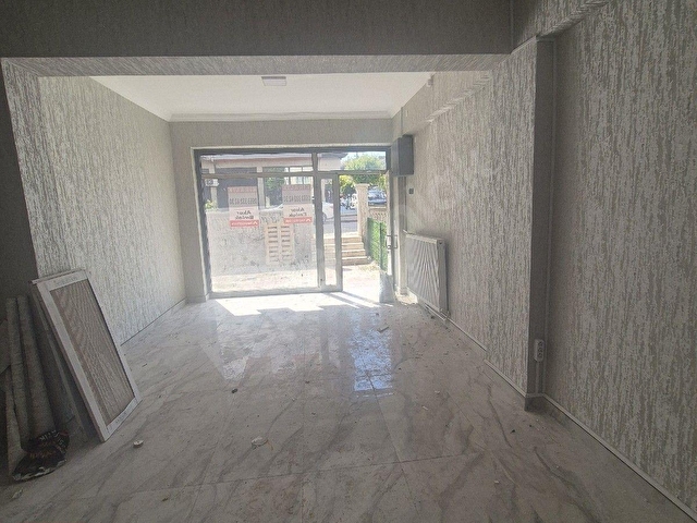 KENT PLAZA CİVARINDA BAKIMLI BODRUMLU BAHÇELİ KİRALIK DÜKKAN - Görsel 4