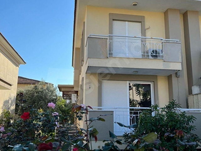 MÜJGAN EMLAKTAN MARMARİS KEMERALTI MHSİNDE KİRALIK EŞYALI VİLLA - Görsel 2