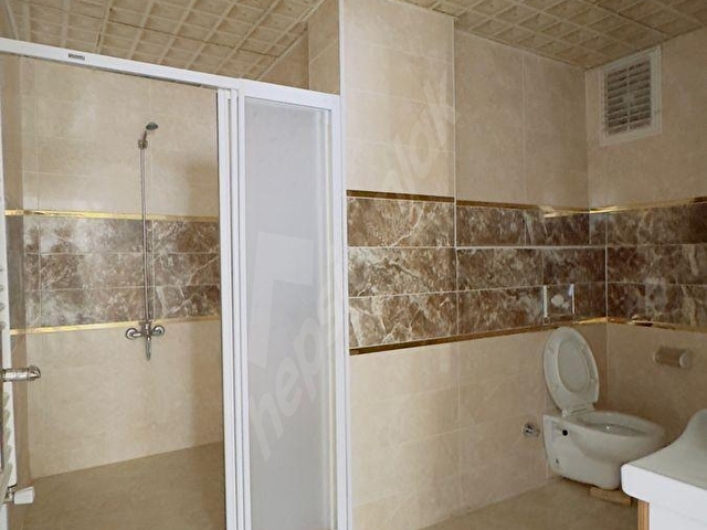 Cumhuriyet mahallesi 165 m2 net 3 cepheli arakat daire - Görsel 5