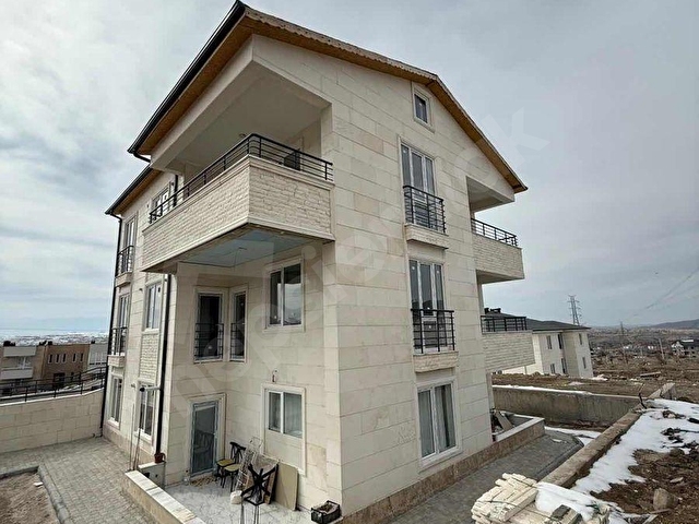 KARAKIZ EMLAK&INSAATTAN SATILIK EVKA MAH 3+1 KILERLI LUKS DAİRE