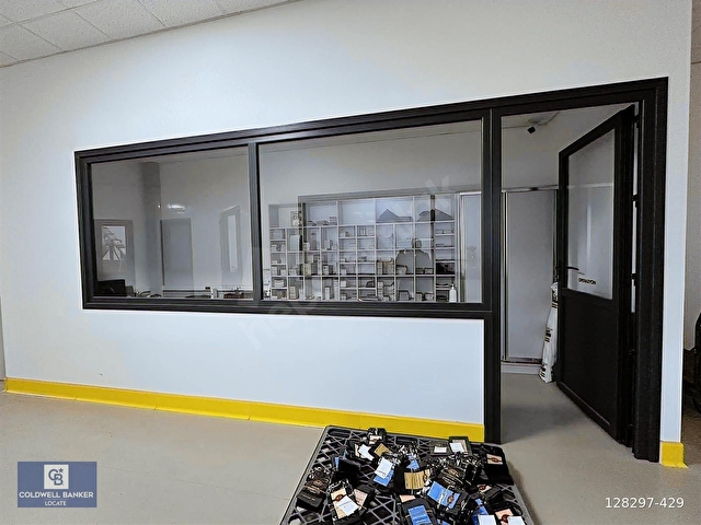 Gaziemir de 1000 M2 Üretim Yeri, Depo, Ofis ve Showroom - Görsel 13